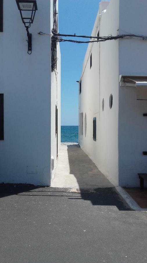 Chromotheraphy Cerca Del Mar Apartment Costa Teguise Exterior photo